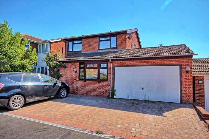 3 Bedroom Detached House For Sale In Wickenfields - Ware - Chain Free, SG12
