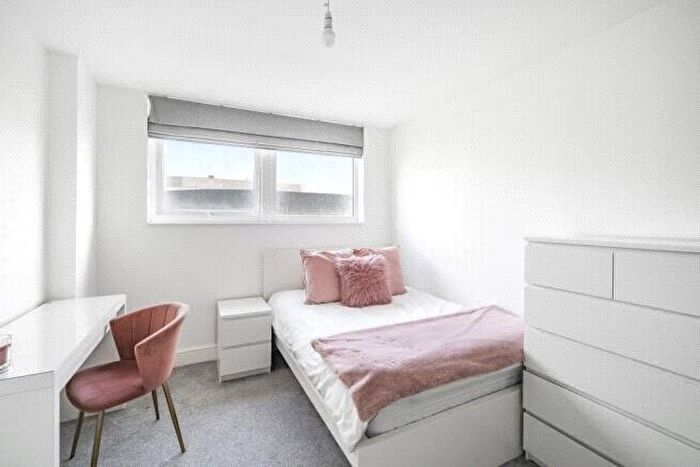 1 Bedroom Apartment To Rent In The Lock Apartments, Town Centre, Swindon, SN1