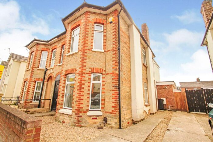 5 Bedroom Property To Rent In Capstone Road, Bournemouth, BH8