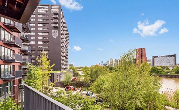 2 Bedroom Apartment To Rent In Astell House, London, E14