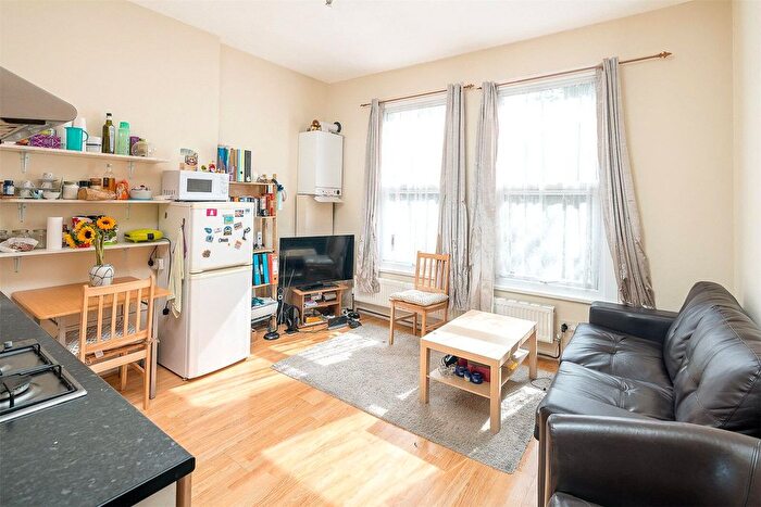 1 Bedroom Flat For Sale In Belmont Road, London, N15