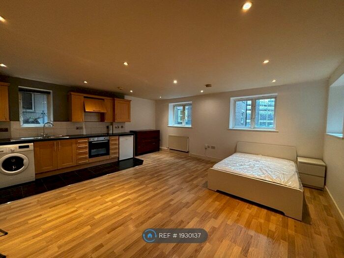 Studio To Rent In Auction House Courtyard, Luton, LU1