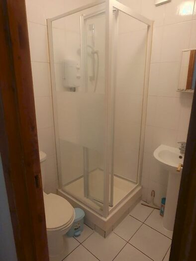 1 Bedroom Flat To Rent In Barrack Road, Hounslow, Greater London, TW4