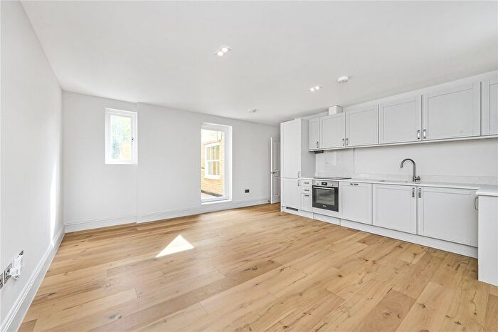 2 Bedroom Flat To Rent In Allfarthing Lane, London, SW18