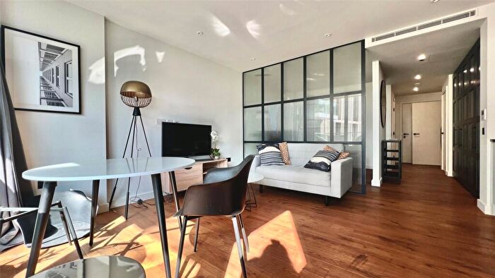 1 Bedroom Apartment For Sale In Emery Way, Wapping, E1W