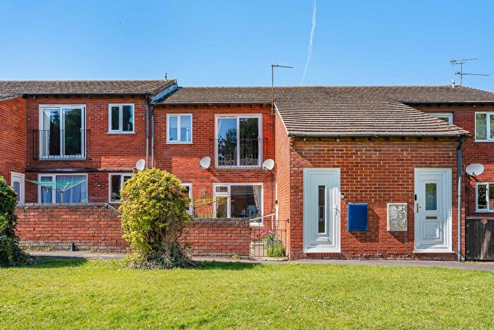 2 Bedroom Maisonette For Sale In Fleet Way, Didcot, Oxfordshire, OX11
