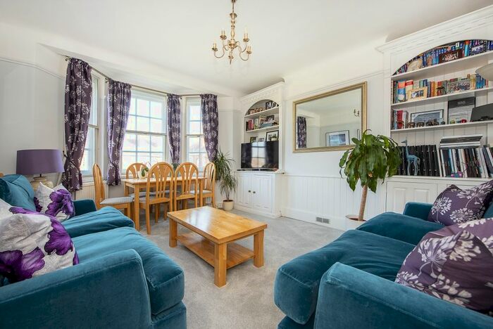 1 Bedroom Flat To Rent In Bromyard Avenue, London, W3