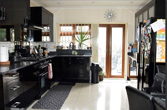 5 Bedroom Detached House To Rent In Westernville Gardens, Ilford, IG2