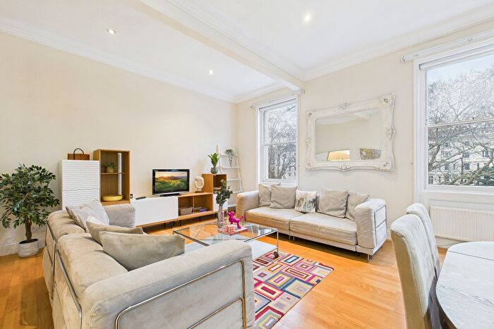 1 Bedroom Flat For Sale In St. George's Square, Pimlico, London, SW1V