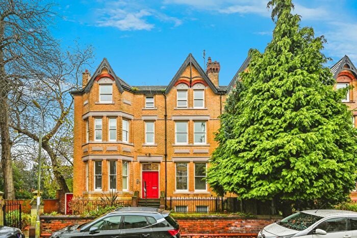 2 Bedroom Flat For Sale In Hargreaves Road, Liverpool, Merseyside, L17