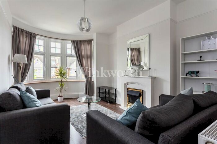 2 Bedroom Apartment To Rent In New River Crescent, London, N13