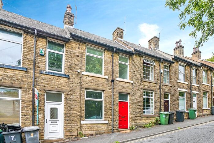 2 Bedroom Terraced House To Rent In Whitegate Road, Newsome, Huddersfield, Kirklees, HD4