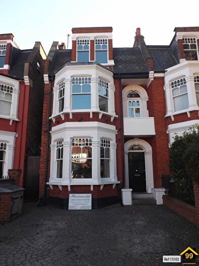 1 Bedroom Flat To Rent In Wellington Road, Hampton Hil, Middlesex, TW12