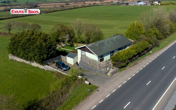 3 Bedroom House For Sale In St. Clears, Carmarthen, SA33