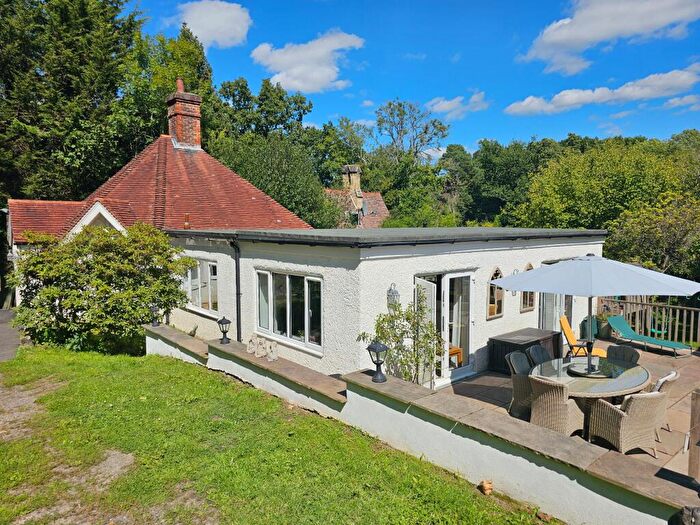 3 Bedroom Cottage For Sale In Cottage With Acres, East Grinstead, RH19