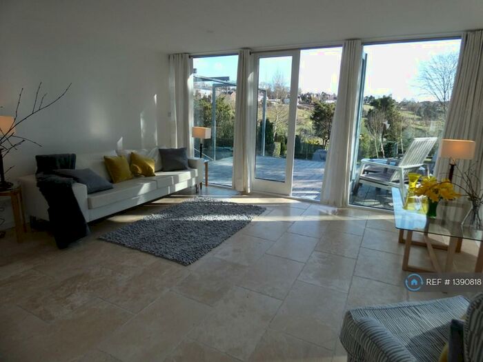 3 Bedroom Detached House To Rent In Castlegate, Lanark, ML11