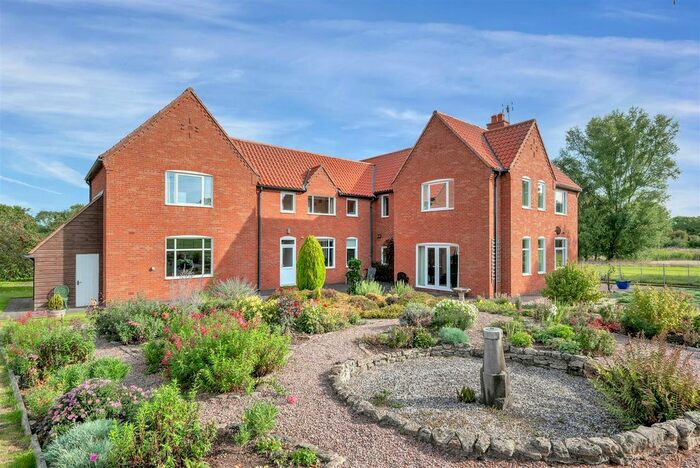 5 Bedroom Detached House For Sale In Moorhouse, Newark, NG23
