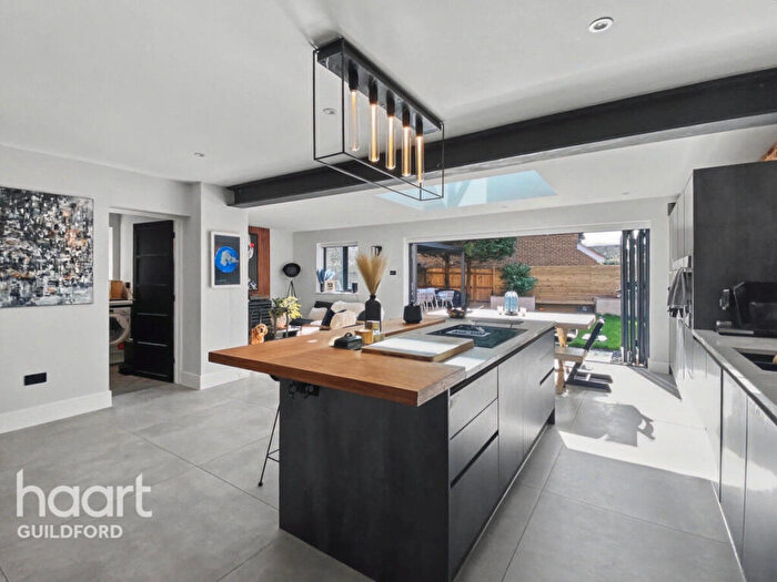 4 Bedroom Detached House For Sale In Turner Close, Guildford, GU4