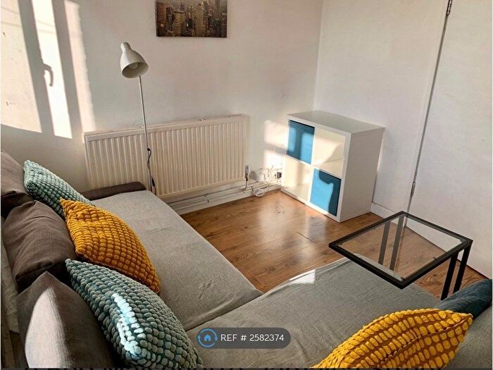 5 Bedroom Maisonette To Rent In Jamaica Street, London, E1