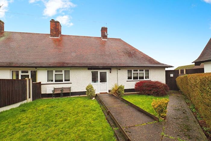 4 Bedroom Bungalow For Sale In Sutton Passeys Crescent, Wollaton Park, Nottingham, NG8