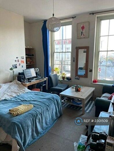 10 Bedroom Semi-Detached House To Rent In Hotwell Road, Bristol, BS8