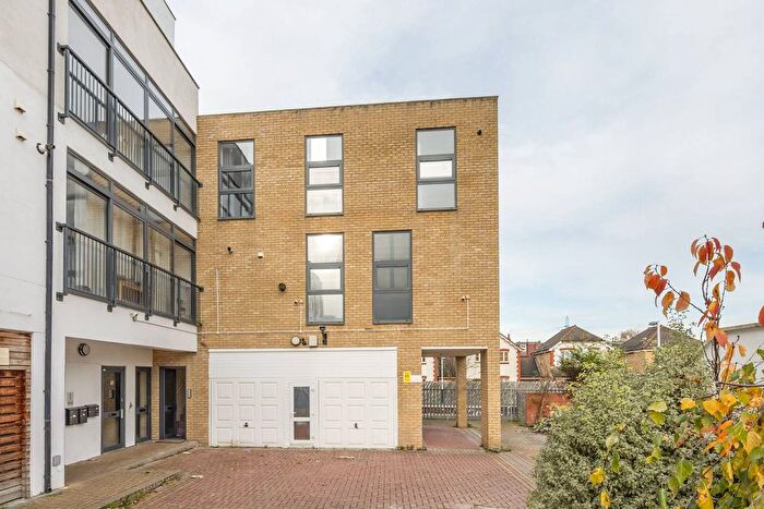 1 Bedroom Flat To Rent In Caxton Road, Wimbledon, London, SW19