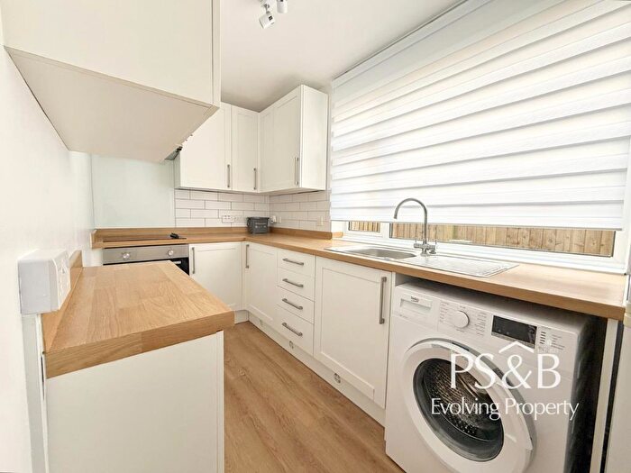 2 Bedroom Flat To Rent In Willow Court, Palmeira Avenue, Hove, BN3