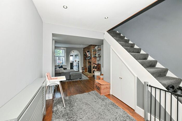 2 Bedroom Semi-detached House For Sale In Roman Street, Hoddesdon, EN11
