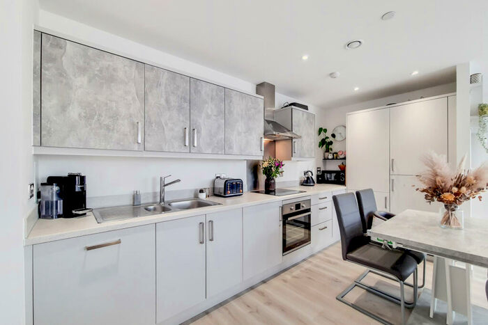 3 Bedroom Apartment To Rent In Alderton Court, Regal WAlk, Bexleyheat, DA6