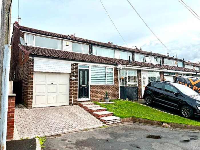 3 Bedroom Town House For Sale In Bollin Close, Kearsley, Bolton, BL4