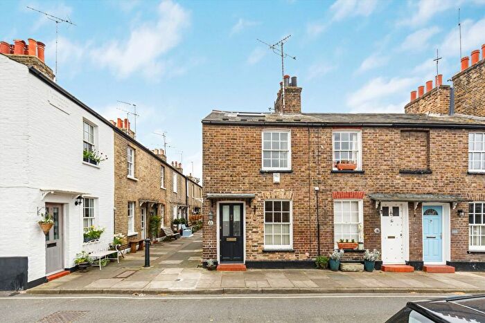 2 Bedroom End Terrace House To Rent In Lancaster Cottages, Richmond, TW10