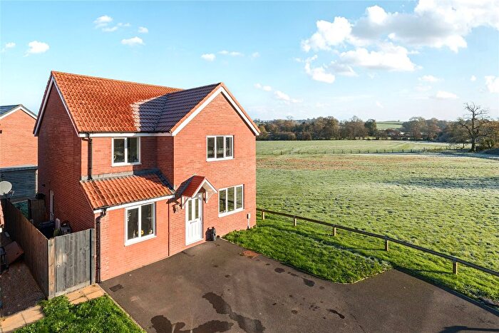 4 Bedroom Detached House For Sale In Willow Walk, Crediton, Devon, EX17