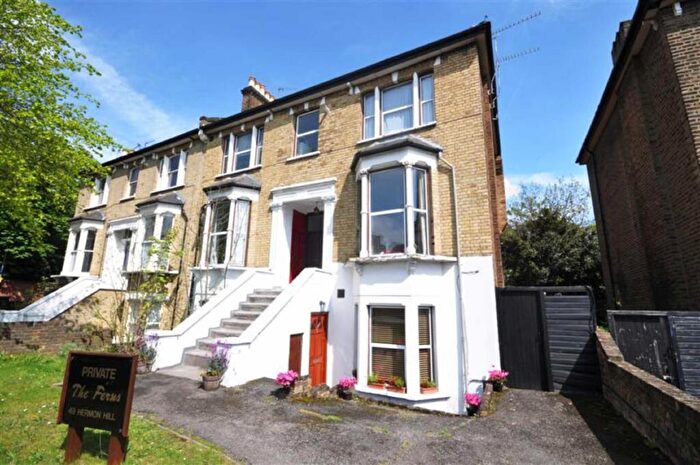 2 Bedroom Apartment To Rent In Hermon Hill, Wanstead, E11