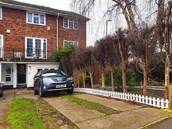 4 Bedroom Terraced House To Rent In Mill Road, Gillingham, ME7
