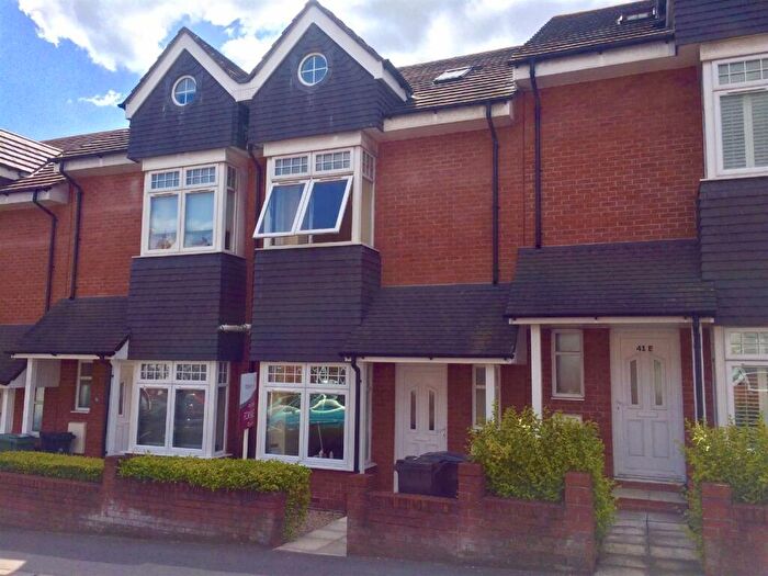 3 Bedroom Town House To Rent In Abbotsbury Road, Weymouth, DT4