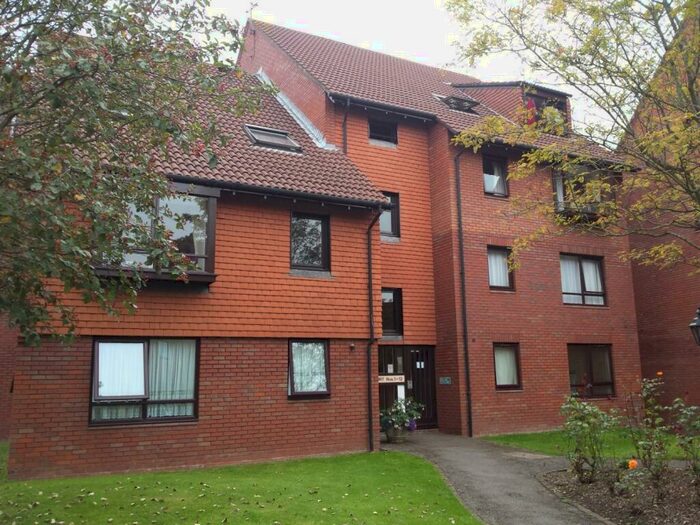 1 Bedroom Flat To Rent In Marina Gardens, Fishponds, Bristol, BS16