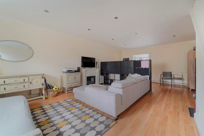 3 Bedroom House To Rent In Seaforth Avenue, New Malden, KT3