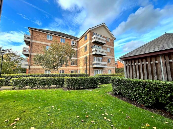 2 Bedroom Apartment To Rent In Branagh Court, Reading, Berkshire, RG30
