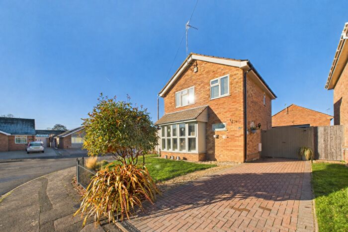 3 Bedroom Detached House For Sale In Bramble Lawn, Abbeydale, Gloucester, GL4