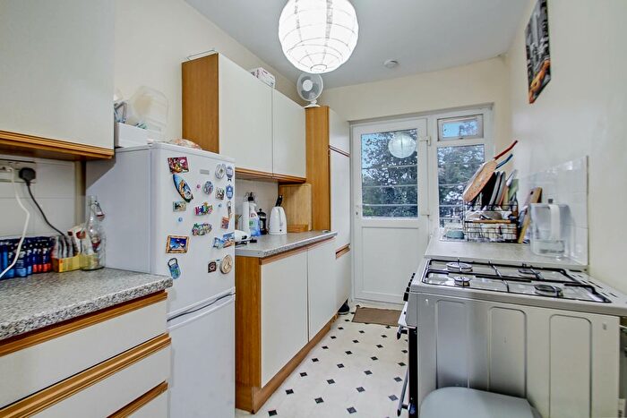 1 Bedroom Flat For Sale In Clare Road, Greenford, UB6