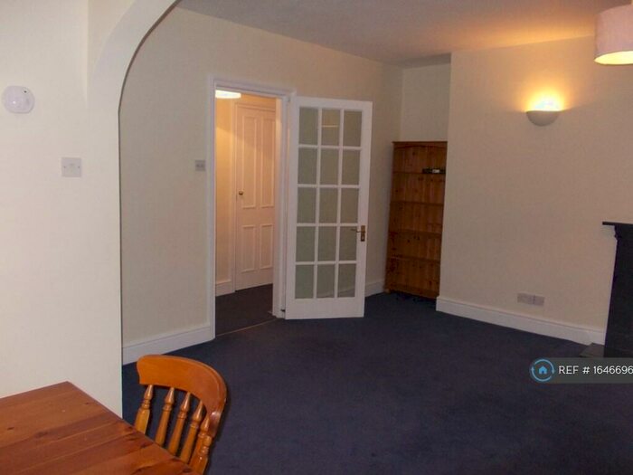 2 Bedroom Flat To Rent In Sydney Place, Bath, BA2