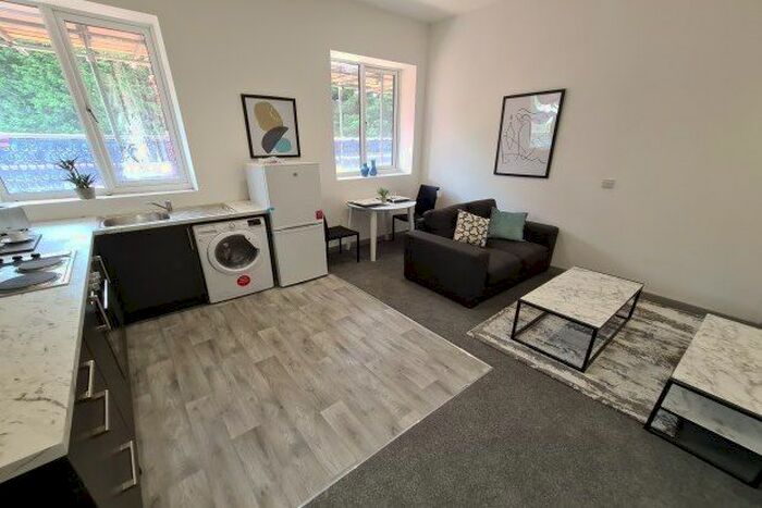 1 Bedroom Flat To Rent In Brierly Hill DY5