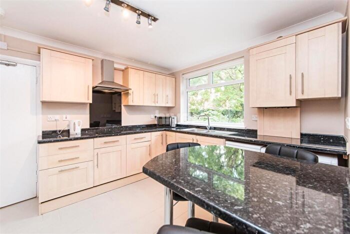 3 Bedroom Flat To Rent In Copland Terrace, Shieldfield, Newcastle Upon Tyne, NE2