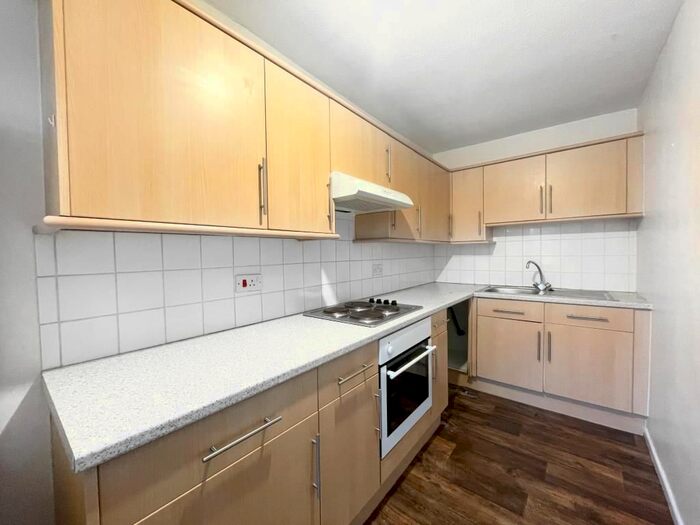 2 Bedroom Maisonette To Rent In Clifton Road, Wokingham RG41