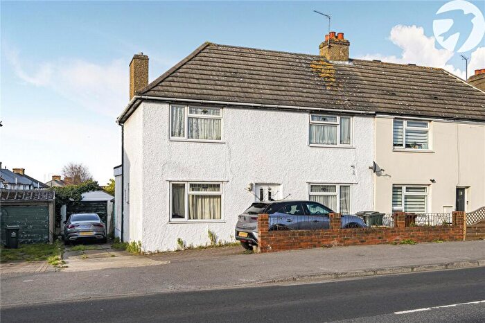 3 Bedroom Semi-Detached House For Sale In Watling Street, Dartford, Kent, DA2