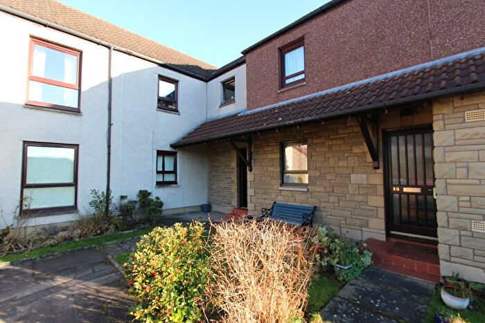2 Bedroom Flat To Rent In The Paddockholm, Corstorphine, Edinburgh, EH12