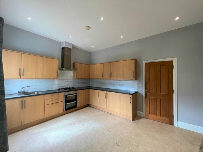 2 Bedroom Flat To Rent In Wellesley Road, Croydon, CR0