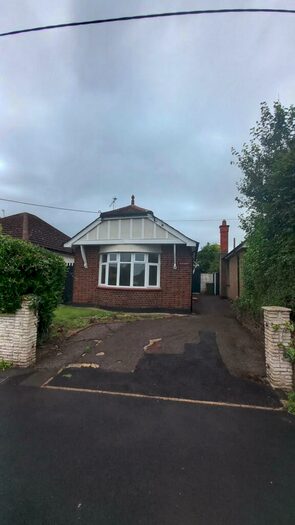 2 Bedroom Bungalow To Rent In Wickford, SS11