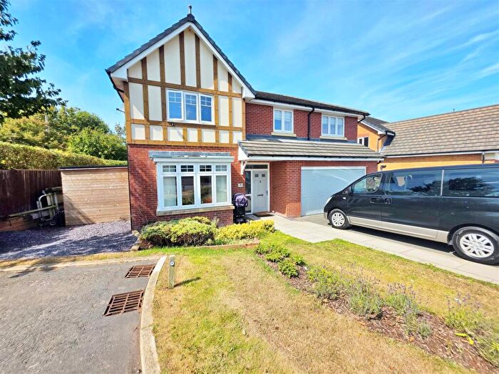 5 Bedroom House To Rent In Kings Close, Staining, Blackpool, FY3