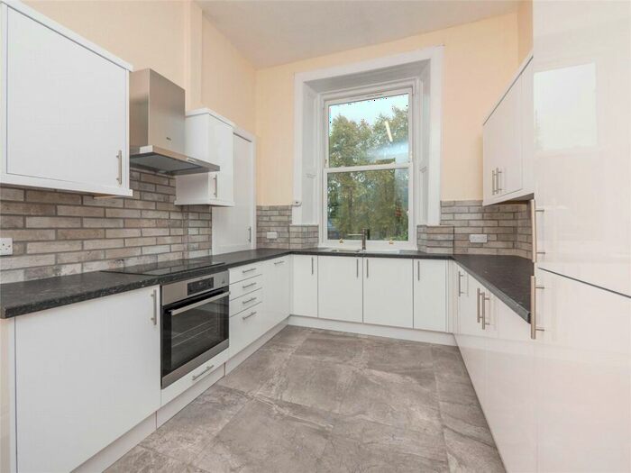 4 Bedroom Flat To Rent In Comiston Road, Edinburgh, EH10